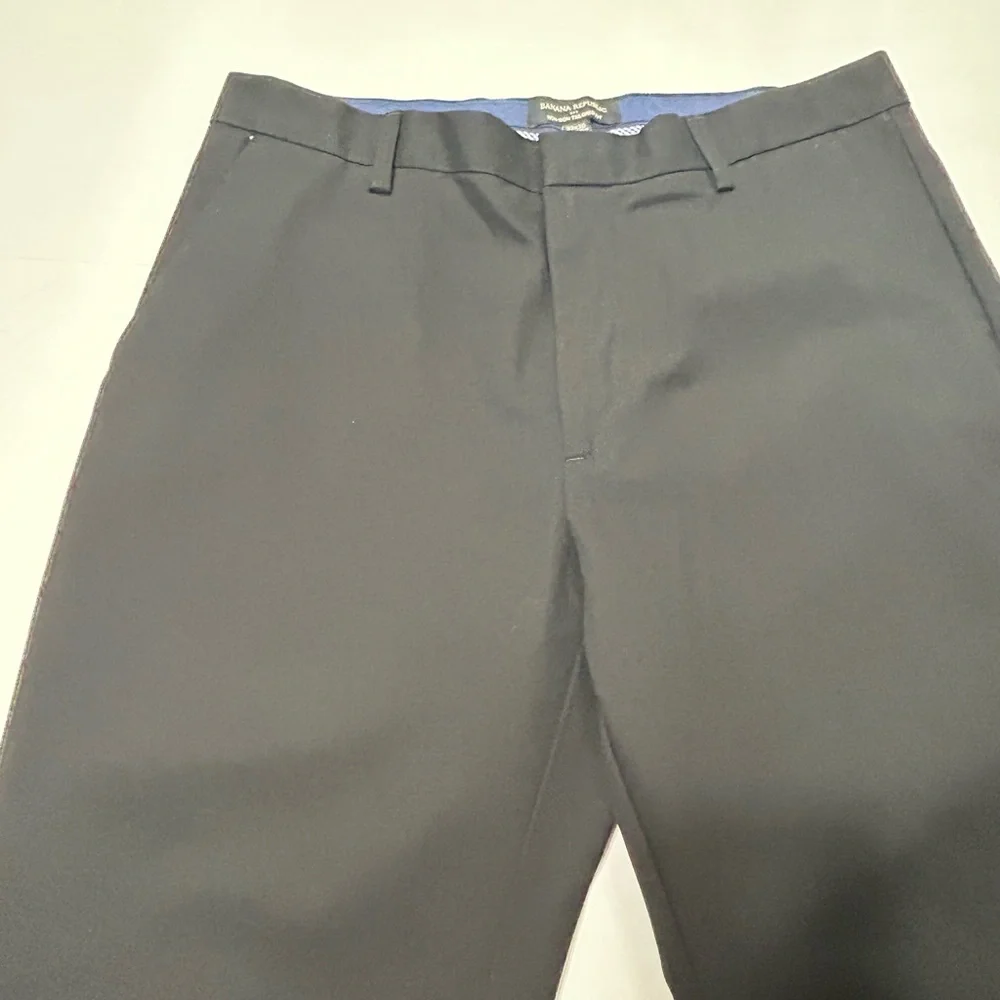 Banana republic men’s non-iron tailored‎ fit pants, size 33/30 black